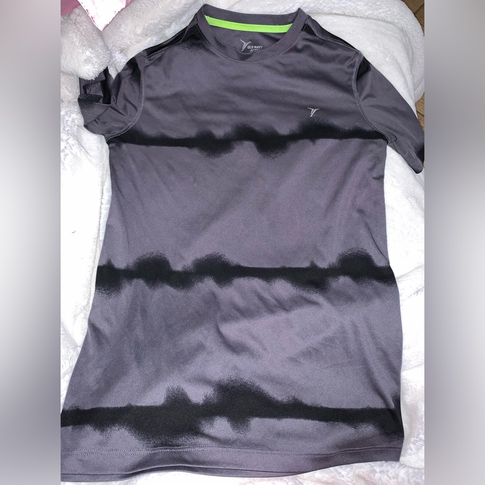 Boys Old Navy Active xl athletic shirt